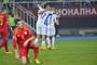 Radosť Slovákov po góle na 2:0, ktorý strelil Adam Nemec, vo futbalovom zápase 4. kola kvalifikácie C-skupiny na EURO 2016 medzi Macedónskom a Slovenskom. Skopje, 15. novembra 2014.