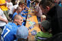 20120623 hviezdy detom autogramiada skrtel2