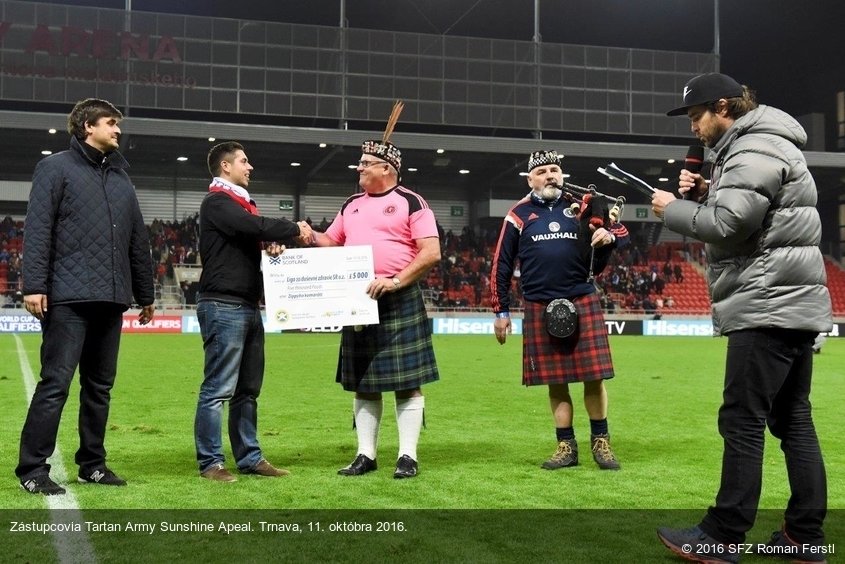 Zástupcovia Tartan Army Sunshine Apeal. Trnava, 11. októbra 2016.