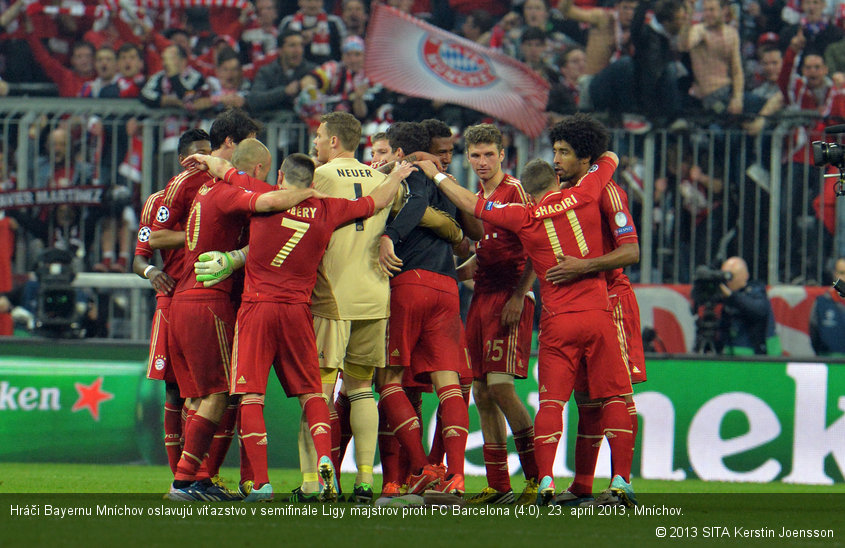 Hráči Bayernu Mníchov oslavujú víťazstvo v semifinále Ligy majstrov proti FC Barcelona (4:0). 23. apríl 2013, Mníchov.