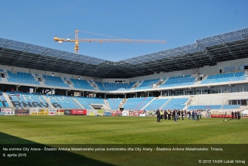 Na snímke City Arena - Štadión Antona Malatinského počas kontrolného dňa City Areny - Štadióna Antona Malatinského. Trnava, 9. apríla 2015.