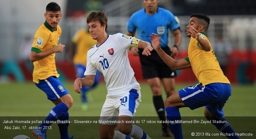 Jakub Hromada počas zápasu Brazília - Slovensko na Majstrovstvách sveta do 17 rokov natadióne Mohamed Bin Zayed Stadium.  Abú Zabí, 17. október 2013.