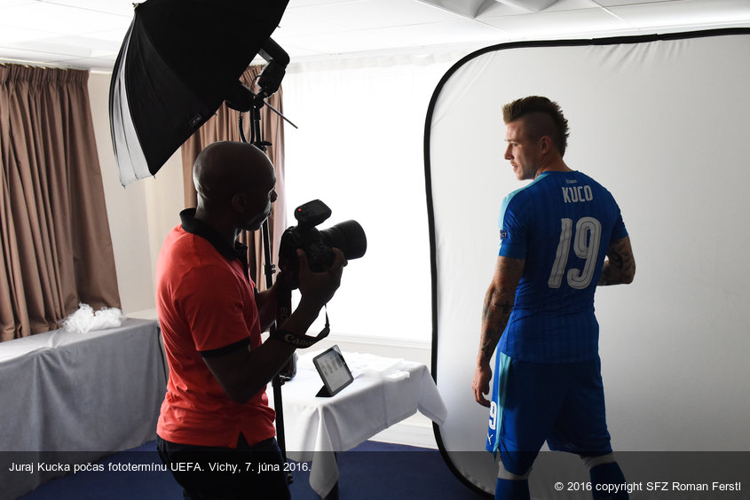 Juraj Kucka počas fototermínu UEFA. Vichy, 7. júna 2016.