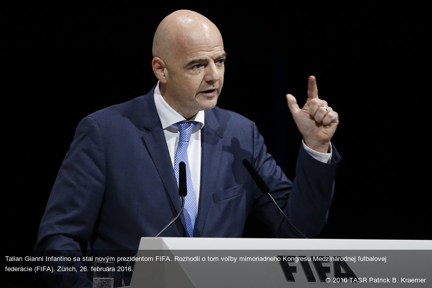 Talian Gianni Infantino sa stal novým prezidentom FIFA. Rozhodli o tom voľby mimoriadneho Kongresu Medzinárodnej futbalovej federácie (FIFA). Zürich, 26. februára 2016.