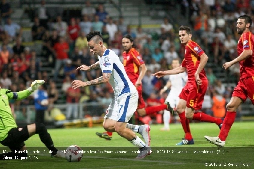 Marek Hamšík strieľa gól  do siete Macedónska v kvalifikačnom zápase o postup na EURO 2016 Slovensko - Macedónsko (2:1). Žilina, 14. júna 2015.