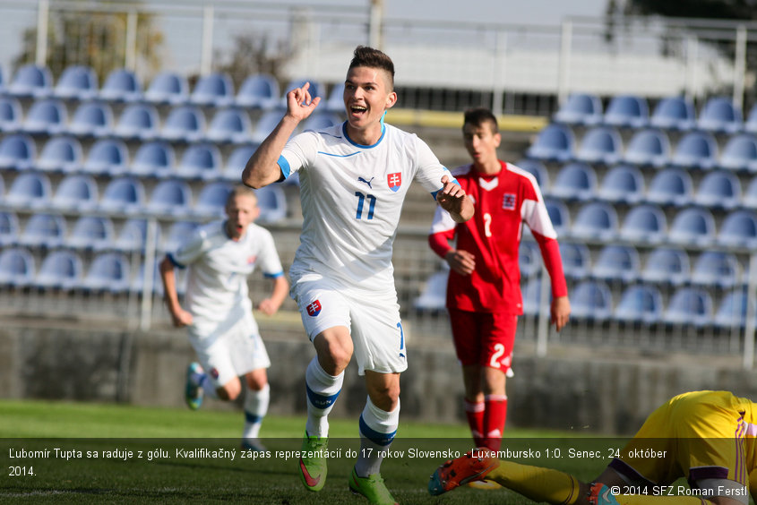 Ľubomír Tupta sa raduje z gólu. Kvalifikačný zápas reprezentácií do 17 rokov Slovensko - Luxembursko 1:0. Senec, 24. október 2014.