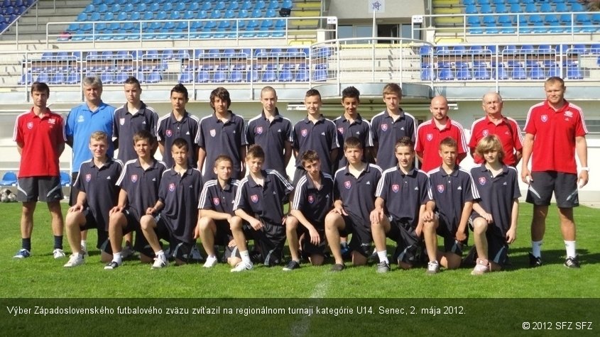 Výber Západoslovenského futbalového zväzu zvíťazil na regionálnom turnaji kategórie U14. Senec, 2. mája 2012.