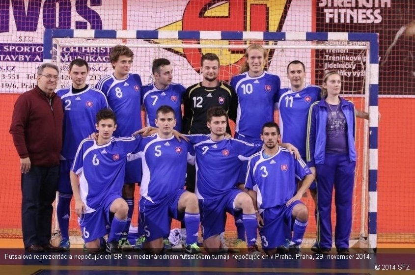 Futsalová reprezentácia nepočujúcich SR na medzinárodnom futsalovom turnaji nepočujúcich v Prahe. Praha, 29. november 2014.