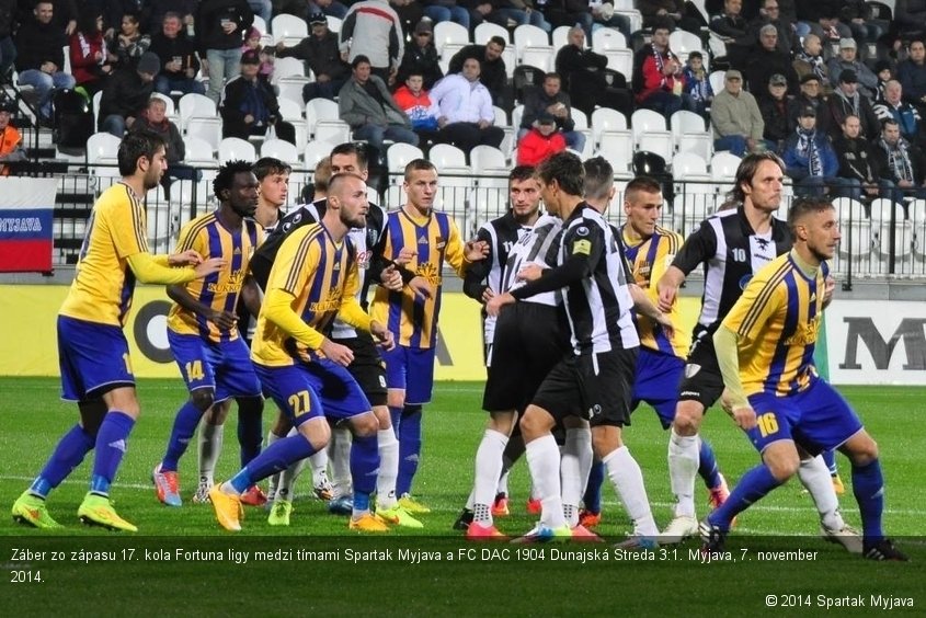 Záber zo zápasu 17. kola Fortuna ligy medzi tímami Spartak Myjava a FC DAC 1904 Dunajská Streda 3:1. Myjava, 7. november 2014.