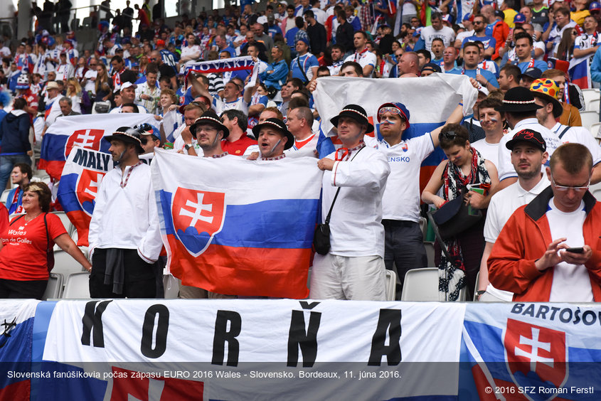 Slovenská fanúšikovia počas zápasu EURO 2016 Wales - Slovensko. Bordeaux, 11. júna 2016.