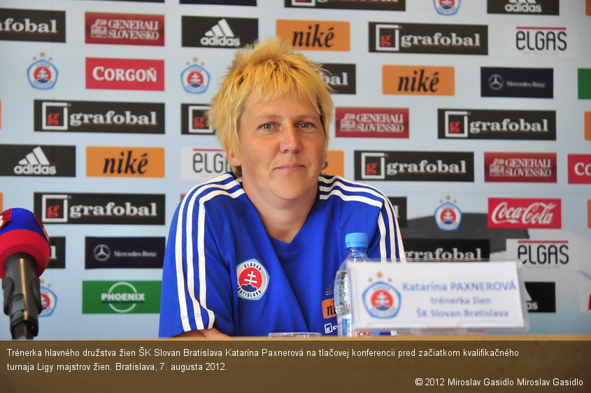 Trénerka hlavného družstva žien ŠK Slovan Bratislava Katarína Paxnerová na tlačovej konferencii pred začiatkom kvalifikačného turnaja Ligy majstrov žien. Bratislava, 7. augusta 2012.