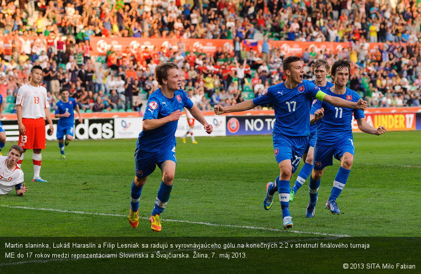 Martin slaninka, Lukáš Haraslín a Filip Lesniak sa radujú s vyrovnávjaúceho gólu na konečných 2:2 v stretnutí finálového turnaja ME do 17 rokov medzi reprezentáciami Slovenska a Švajčiarska. Žilina, 7. máj 2013.