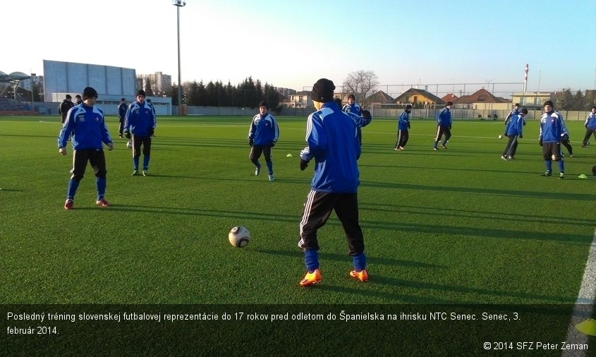 Posledný tréning slovenskej futbalovej reprezentácie do 17 rokov pred odletom do Španielska na ihrisku NTC Senec. Senec, 3. február 2014.