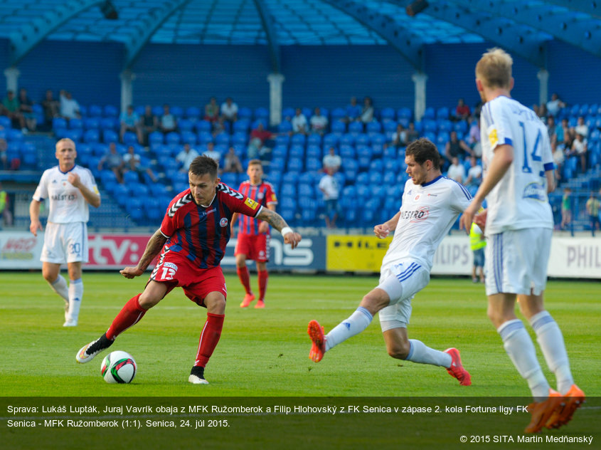 Sprava: Lukáš Lupták, Juraj Vavrík obaja z MFK Ružomberok a Filip Hlohovský z FK Senica v zápase 2. kola Fortuna ligy FK Senica - MFK Ružomberok (1:1). Senica, 24. júl 2015.