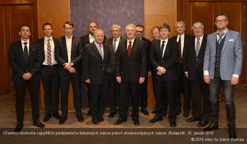 Účastníci stretnutia najvyšších predstaviteľov futbalových zväzov piatich stredoeurópskych zväzov. Budapešť, 15. január 2015