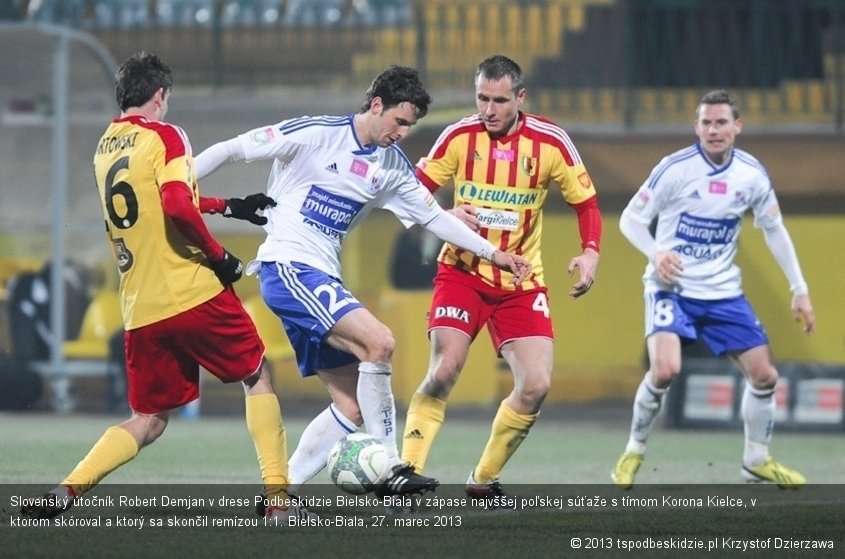 Slovenský útočník Robert Demjan v drese Podbeskidzie Bielsko-Biala v zápase najvššej poľskej súťaže s tímom Korona Kielce, v ktorom skóroval a ktorý sa skončil remízou 1:1. Bielsko-Biala, 27. marec 2013