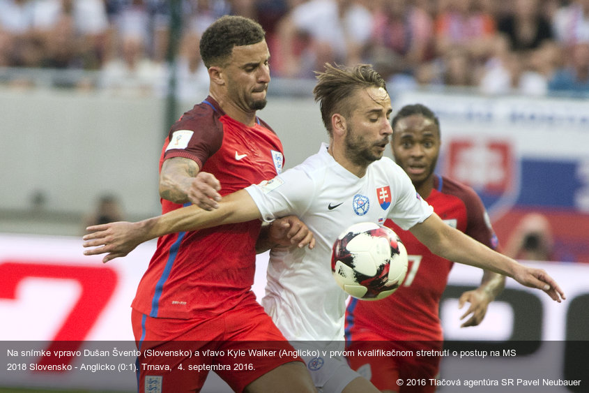 Na snímke vpravo Dušan Švento (Slovensko) a vľavo Kyle Walker (Anglicko) v prvom kvalifikačnom stretnutí o postup na MS 2018 Slovensko - Anglicko (0:1). Trnava,  4. septembra 2016.