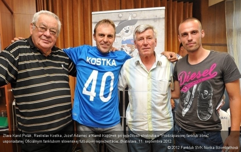 Zľava Karol Polák, Rastislav Kostka, Jozef Adamec a Kamil Kopúnek pri príležitosti stretnutia v "Predzápasovej fanklub zóne" usporiadanej Oficiálnym fanklubom slovenskej futbalovej reprezentácie. Bratislava, 11. septembra 2012.