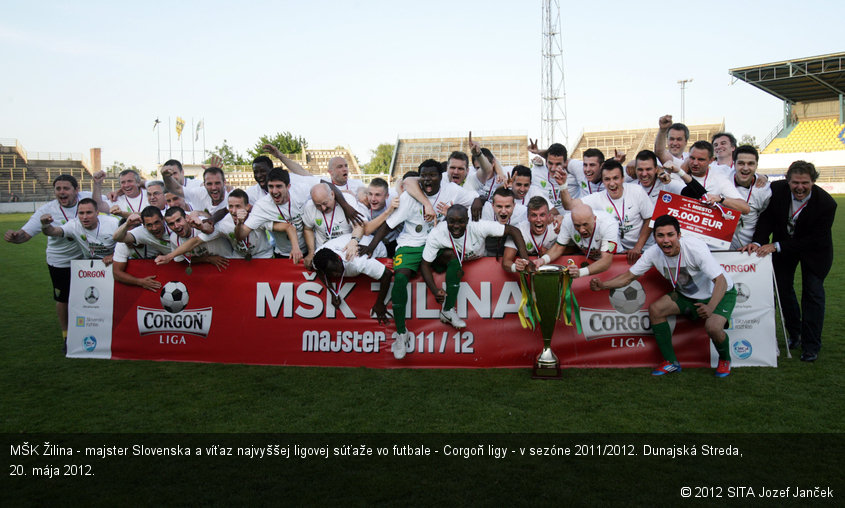 MŠK Žilina - majster Slovenska a víťaz najvyššej ligovej súťaže vo futbale - Corgoň ligy - v sezóne 2011/2012. Dunajská Streda, 20. mája 2012.