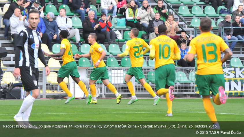 Radosť hráčov Žiliny po góle v zápase 14. kola 
Fortuna ligy 2015/16 MŠK Žilina - Spartak Myjava (3:0). Žilina, 25. októbra 2015.