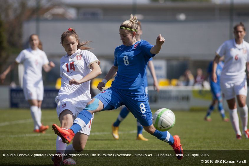 Klaudia Fabová v priateľskom zápase reprezentácií do 19 rokov Slovensko - Srbsko 4:0. Dunajská Lužná, 21. apríl 2016.