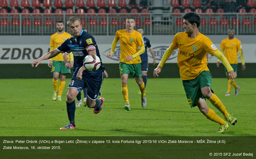 Zľava: Peter Orávik (ViOn) a Bojan Letić (Žilina) v zápase 13. kola Fortuna ligy 2015/16 ViOn Zlaté Moravce - MŠK Žilina (4:0). Zlaté Moravce, 16. október 2015.