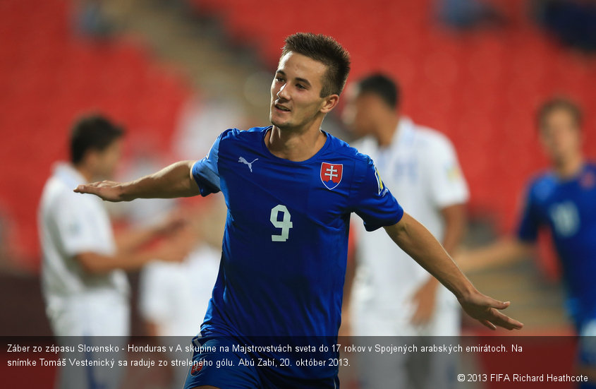 Záber zo zápasu Slovensko - Honduras v A skupine na Majstrovstvách sveta do 17 rokov v Spojených arabských emirátoch. Na snímke Tomáš Vestenický sa raduje zo streleného gólu. Abú Zabí, 20. október 2013.