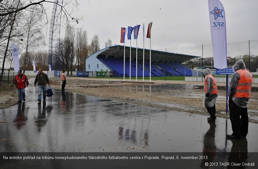 Na snímke pohľad na tribúnu novovybudovaného Národného futbalového centra v Poprade. Poprad, 5. november 2013.