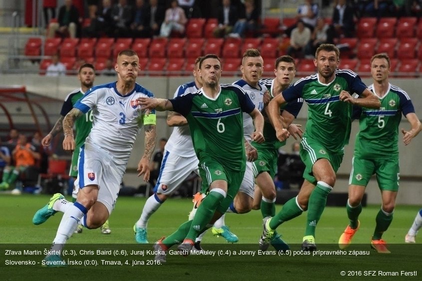 Zľava Martin Škrtel (č.3), Chris Baird (č.6), Juraj Kucka, Gareth McAuley (č.4) a Jonny Evans (č.5) počas prípravného zápasu Slovensko - Severné Írsko (0:0). Trnava, 4. júna 2016.