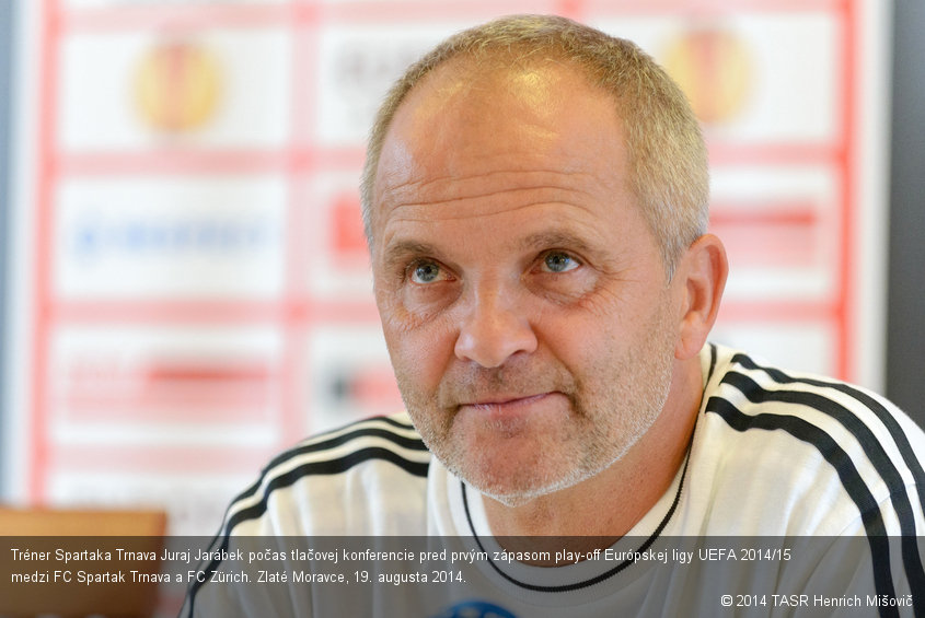 Tréner Spartaka Trnava Juraj Jarábek počas tlačovej konferencie pred prvým zápasom play-off Európskej ligy UEFA 2014/15 medzi FC Spartak Trnava a FC Zürich. Zlaté Moravce, 19. augusta 2014.