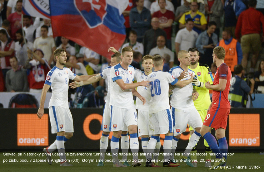 Slováci pri historicky prvej účasti na záverečnom turnaji ME vo futbale dosiahli na osemfinále. Na snímke radosť našich hráčov po zisku bodu v zápase s Anglickom (0:0), ktorým sme pečatili postup zo základnej skupiny. Saint-Étienne, 20. júna 2016.