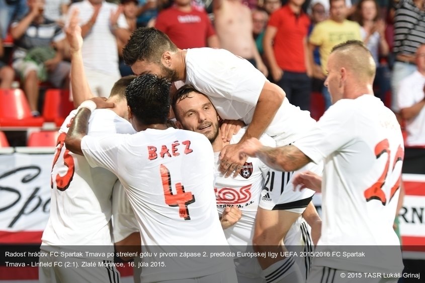 Radosť hráčov FC Spartak Trnava po strelení gólu v prvom zápase 2. predkola Európskej ligy UEFA 2015/2016 FC Spartak Trnava - Linfield FC (2:1). Zlaté Moravce, 16. júla 2015.