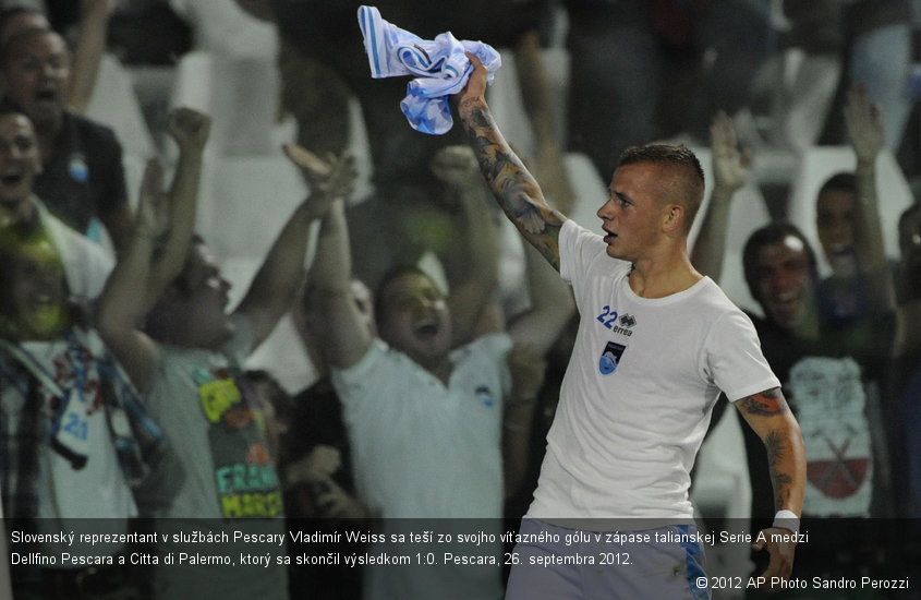 Slovenský reprezentant v službách Pescary Vladimír Weiss sa teší zo svojho víťazného gólu v zápase talianskej Serie A medzi Dellfino Pescara a Citta di Palermo, ktorý sa skončil výsledkom 1:0. Pescara, 26. septembra 2012.