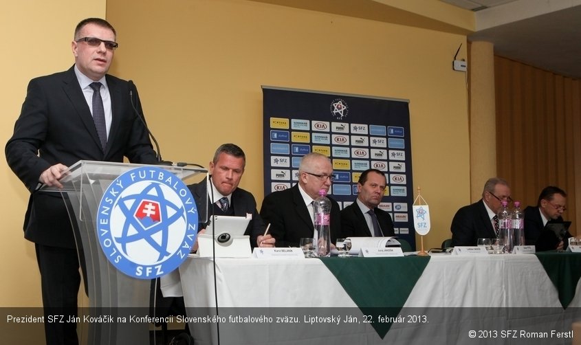 Prezident SFZ Ján Kováčik na Konferencii Slovenského futbalového zväzu. Liptovský Ján, 22. február 2013.