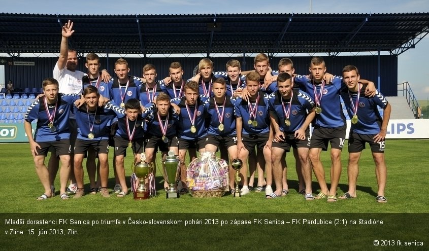 Mladší dorastenci FK Senica po triumfe v Česko-slovenskom pohári 2013 po zápase FK Senica – FK Pardubice (2:1) na štadióne v Zlíne. 15. jún 2013, Zlín.