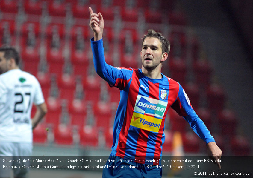 Slovenský útočník Marek Bakoš v službách FC Viktoria Plzeň sa teší z jedného z dvoch gólov, ktoré vsietil do brány FK Mladá Boleslav v zápase 14. kola Gambrinus ligy a ktorý sa skončil víťazstvom domácich 3:2. Plzeň, 19. november 2011.