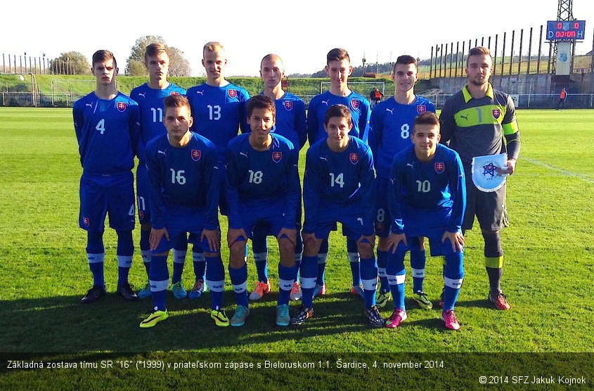 Základná zostava tímu SR "16" (*1999) v priateľskom zápase s Bieloruskom 1:1. Šardice, 4. november 2014.