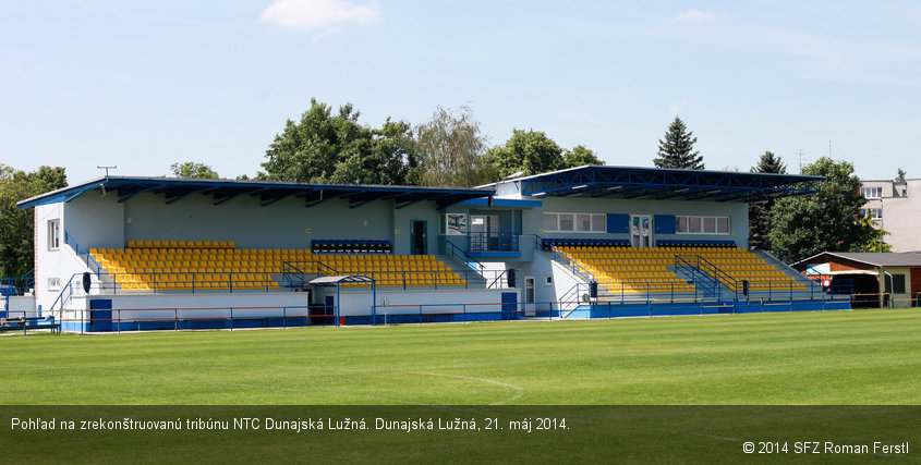 Pohľad na zrekonštruovanú tribúnu NTC Dunajská Lužná. Dunajská Lužná, 21. máj 2014.