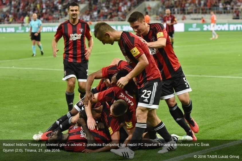 Radosť hráčov Trnavy po strelení gólu v odvete 2. predkola Európskej ligy medzi FC Spartak Trnava a arménskym FC Širak Gjumri (2:0). Trnava, 21. júla 2016.