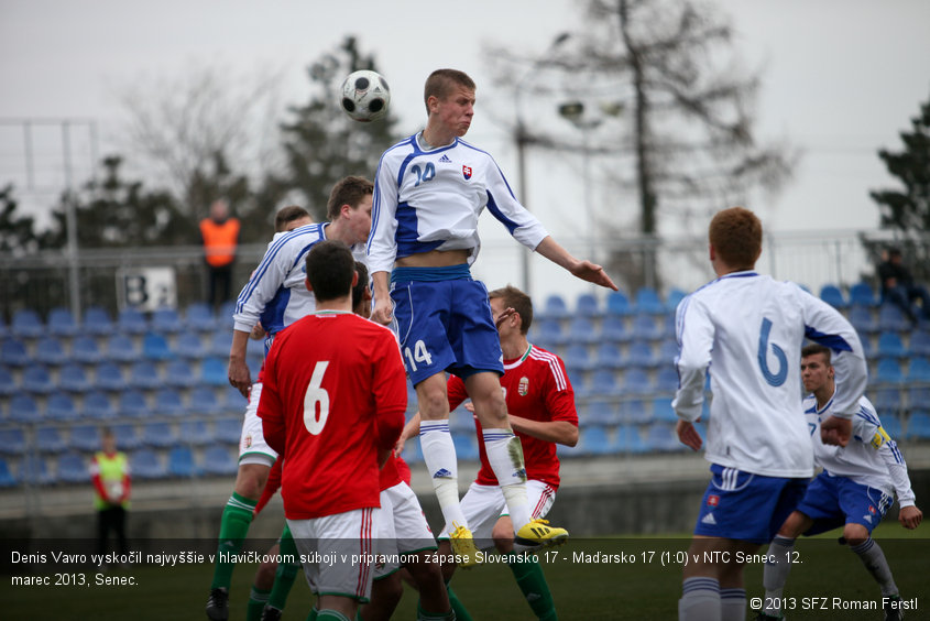 Denis Vavro vyskočil najvyššie v hlavičkovom súboji v prípravnom zápase Slovensko 17 - Maďarsko 17 (1:0) v NTC Senec. 12. marec 2013, Senec.