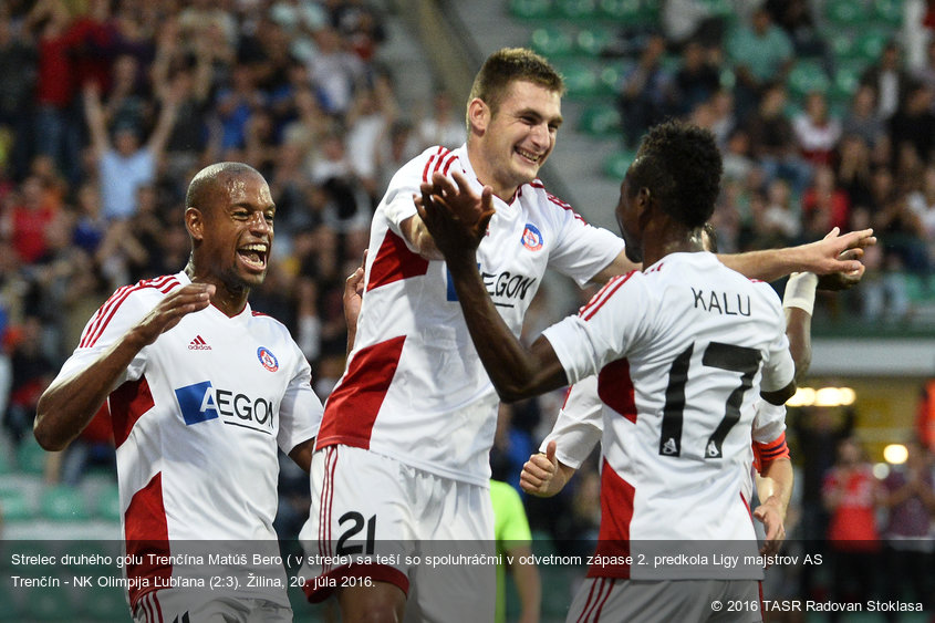 Strelec druhého gólu Trenčína Matúš Bero ( v strede) sa teší so spoluhráčmi v odvetnom zápase 2. predkola Ligy majstrov AS Trenčín - NK Olimpija Ľubľana (2:3). Žilina, 20. júla 2016.