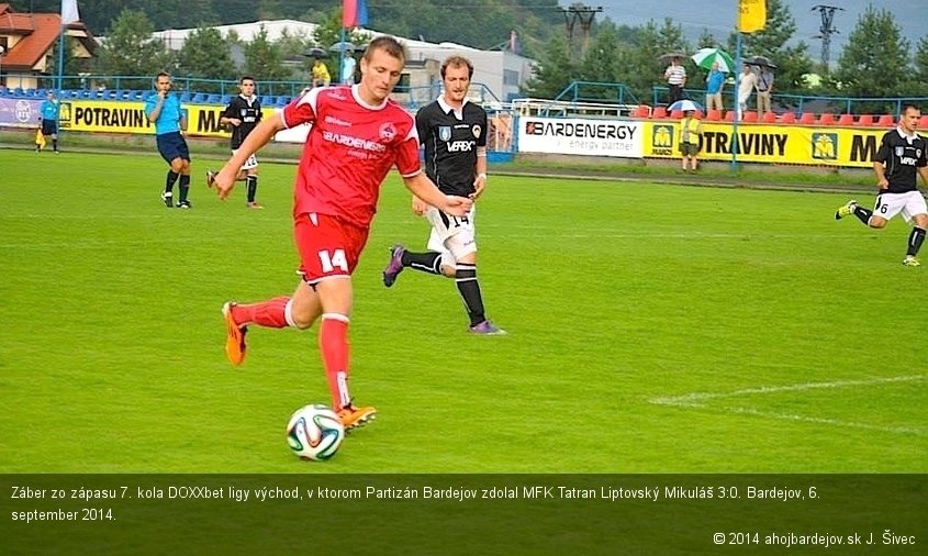 Záber zo zápasu 7. kola DOXXbet ligy východ, v ktorom Partizán Bardejov zdolal MFK Tatran Liptovský Mikuláš 3:0. Bardejov, 6. september 2014.