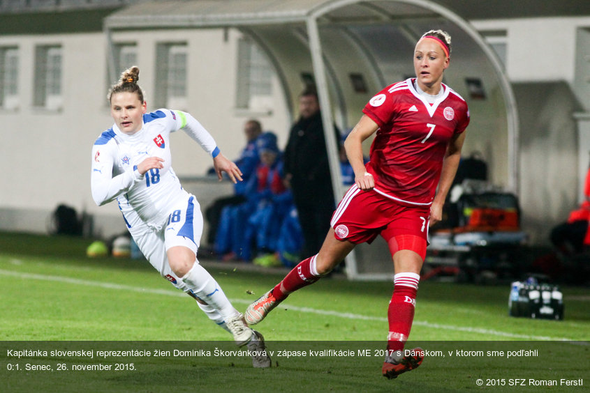 Kapitánka slovenskej reprezentácie žien Dominika Škorvánková v zápase kvalifikácie ME 2017 s Dánskom, v ktorom sme podľahli 0:1. Senec, 26. november 2015.