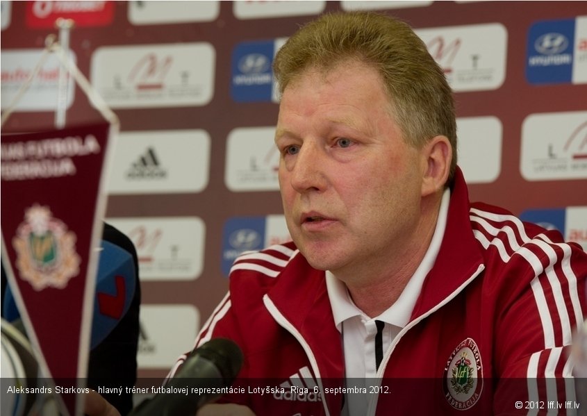 Aleksandrs Starkovs - hlavný tréner futbalovej reprezentácie Lotyšska. Riga, 6. septembra 2012.