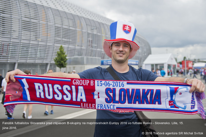 Fanúšik futbalistov Slovenska pred zápasom B-skupiny na majstrovstvách Európy 2016 vo futbale Rusko - Slovensko. Lille, 15. júna 2016.