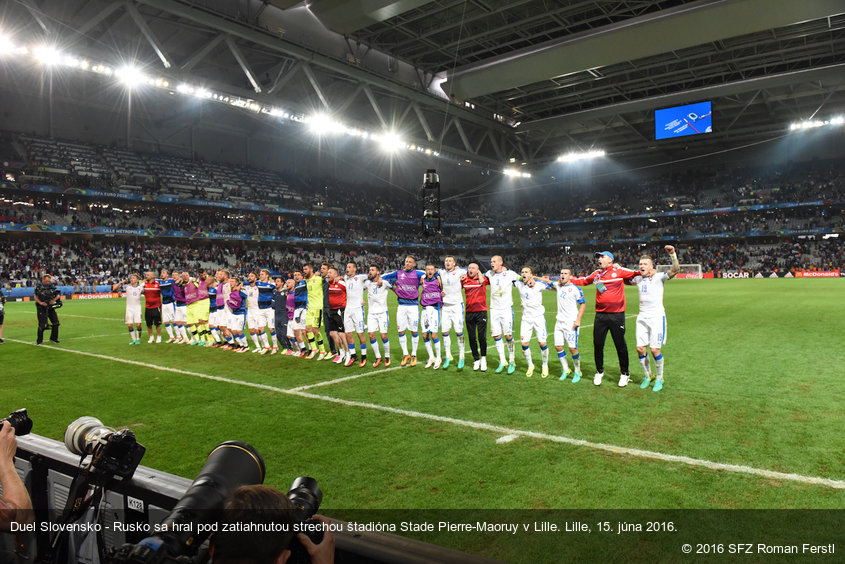 Duel Slovensko - Rusko sa hral pod zatiahnutou strechou štadióna Stade Pierre-Maoruy v Lille. Lille, 15. júna 2016.