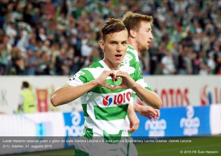 Lukáš Haraslín oslavuje jeden z gólov do siete Górnika Leczna v 6. kola poľskej Ekstraklasy Lechia Gdaňsk -Górnik Leczna (3:1). Gdaňsk, 21. augusta 2015.