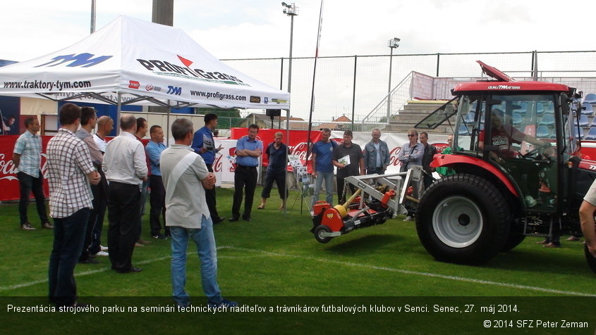 Prezentácia strojového parku na seminári technických riaditeľov a trávnikárov futbalových klubov v Senci. Senec, 27. máj 2014.