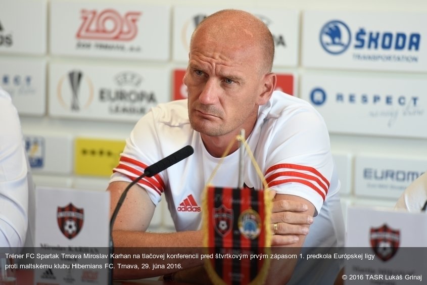 Tréner FC Spartak Trnava Miroslav Karhan na tlačovej konferencii pred štvrtkovým prvým zápasom 1. predkola Európskej ligy proti maltskému klubu Hibernians FC. Trnava, 29. júna 2016.