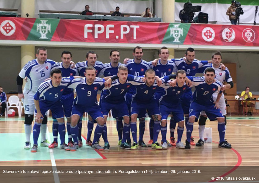 Slovenská futsalová reprezentácia pred prípravným stretnutím s Portugalskom (1:4). Lisabon, 28. januára 2016.